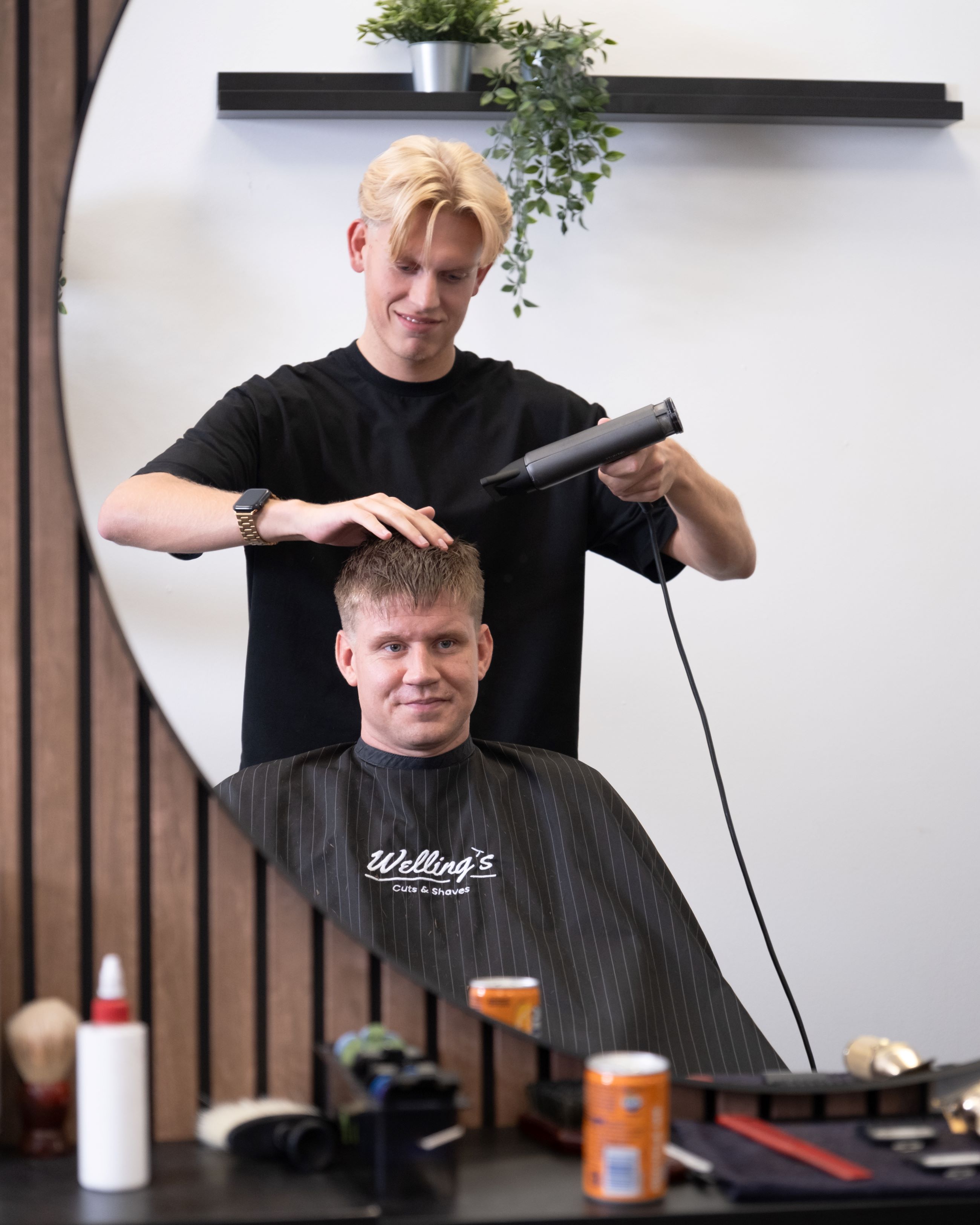 Haar knippen studenten bij Welling's Cuts & Shaves